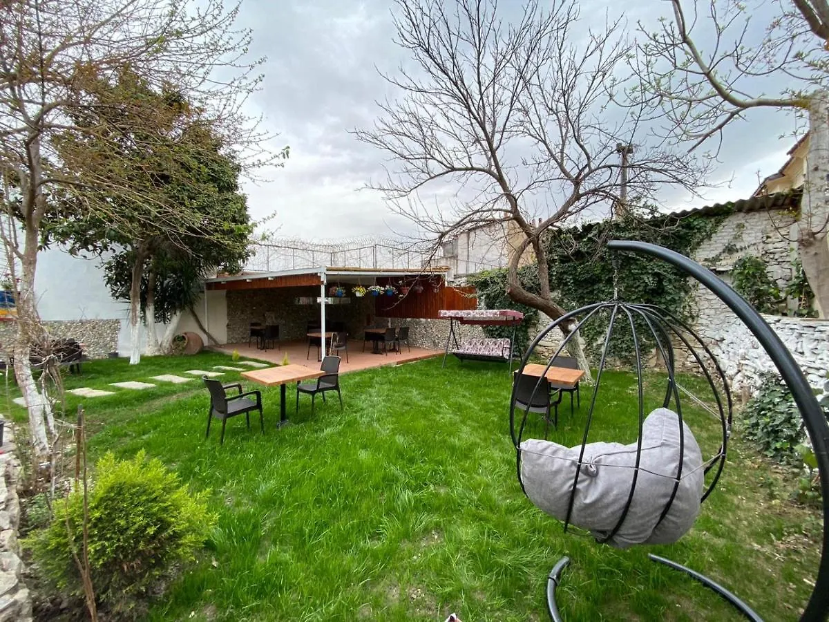 Duesseldorf Pansiyon Kusadasi